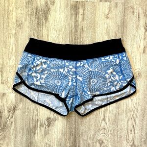 Lululemon Speed Up Short size 6